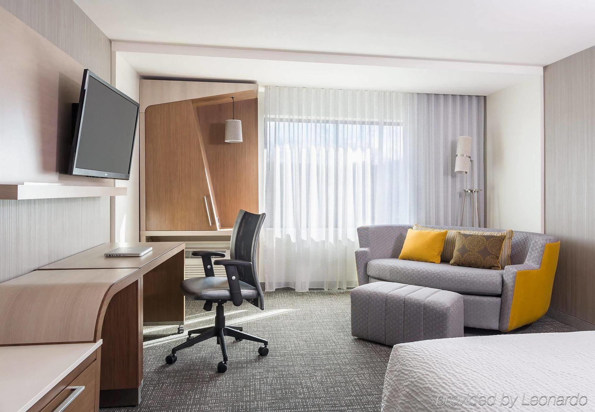 Courtyard By Marriott Orlando Lake Nona Bagian luar foto